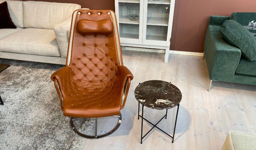 https://interiorbutiken.live/fatoljer/klassiska-fatoljer/jetson-fatolj-lader-naturale-cognac/
